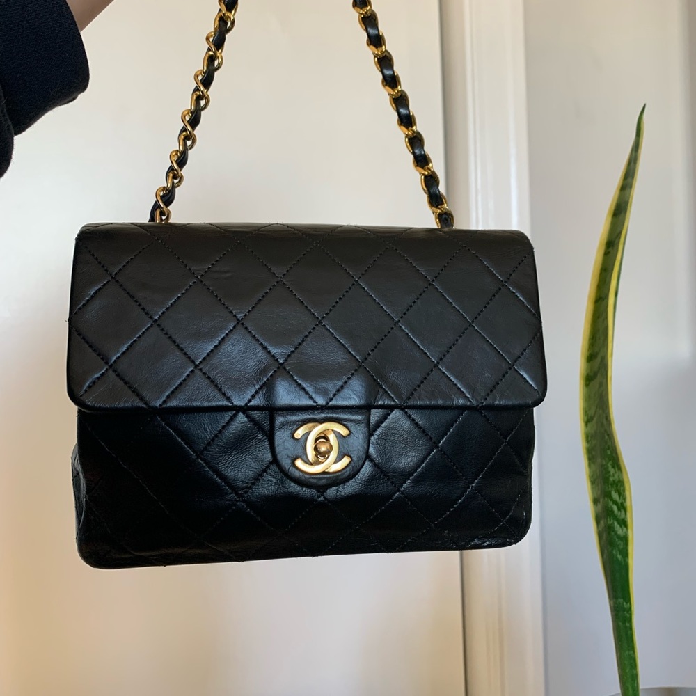 ❌SOLD❌Authentic Vintage Chanel Mini Flap bag